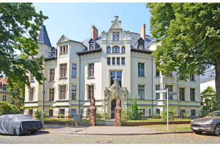 Geräumigevermietete Eigentumswohnung im historischen Altbau! - Berlin Lichterfelde