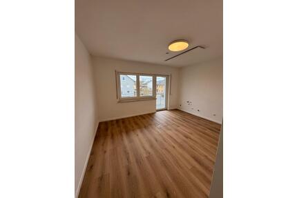 Moderne 1-Zimmer Wohnung mit Balkon & EBK - frisch renoviert - Etzenricht