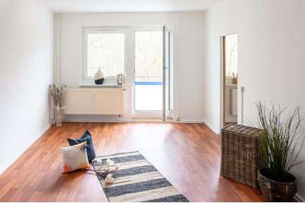 Wohnung zum Mieten in Chemnitz 284,00 € 52.65 m²