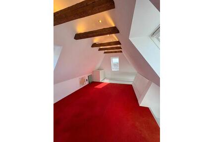 Lichtdurchflutete Dachgeschosswohnung mit Blick über Osnabrück