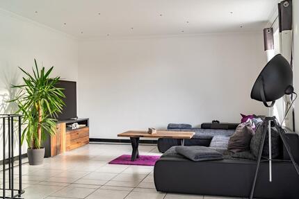 Kernsanierte Kapitalanlage - 125.000,00&nbsp;EUR Kaufpreis, ca.&nbsp; 48,00&nbsp;m&sup2; in Hof (PLZ: 95028) Altstadt