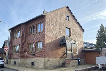 Freistehendes Mehrgenerationenhaus in begehrter Wohnlage - Eschweiler Weisweiler