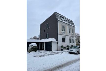 Altbauvilla mit Einliegerwohnung, Wintergarten & tollem Garten - Elmshorn