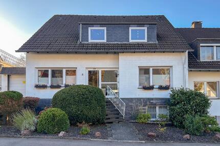 Komfortabel Wohnen im Zweifamilienhaus: Mietwohnung mit drei Zimmern und Sonnenbalkon - Schwelm