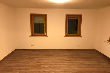 Mehrfamilienhaus zu vermieten - 3.800,00&nbsp;EUR Kaltmiete, ca.&nbsp; 240,00&nbsp;m&sup2; in Holzgerlingen (PLZ: 71088)