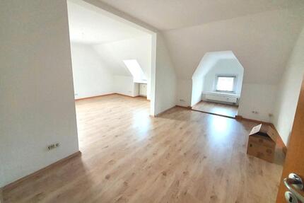 Helle 2,5-Zi.-DG Wohnung ca. 95 m² | zentral | Weiden ab sofort - Weiden in der Oberpfalz