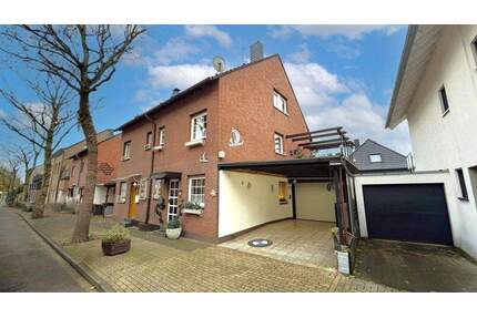 Doppelhaushälfte in Oberhausen-Eisenheim mit Garten, Garage, Carport, zwei Terrassen und mehr!