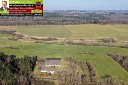 Landwirtschaftlicher Hof in Alleinlage ca. 101.603 m² Grundstück - Udler