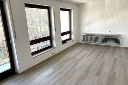 Büro in Aichach 305,40 € 38.22 m²