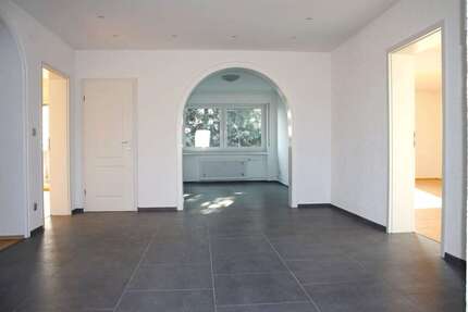 Wohnung zum Mieten in Wiesbaden 2.115,00 € 200 m²