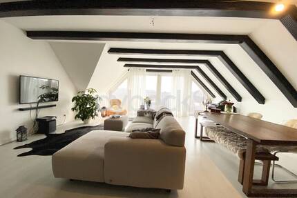 Großzügige Dachgeschosswohnung mit privater Sauna - Licht, Raum und beste Anbindung nahe Lüneburg. - Reppenstedt