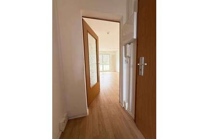 Wohnung zum Mieten in Wilkau-Haßlau 340,00 € 55.5 m²
