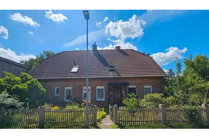 Zweifamilienhaus mit Nebengebäuden in Wolthausen - provisionsfrei - Winsen (Aller)