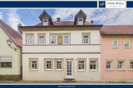 Denkmalgeschütztes Unikat mit barocken Details, schönem Garten, Garage und Stellplätzen - Haßfurt