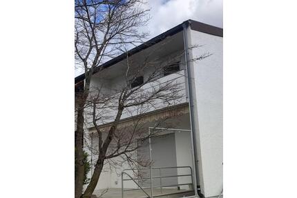 Vermietung - Frisch saniertes Reiheneckhaus mit Garage - Reutlingen Orschel-Hagen