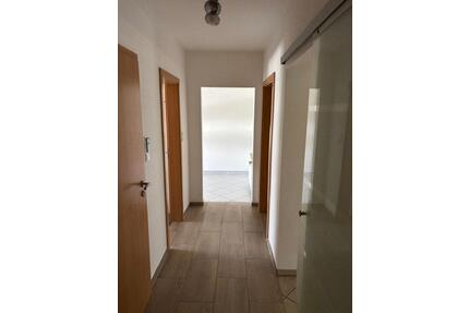 Wohnung zur Miete - 600,00&nbsp;EUR Kaltmiete, ca.&nbsp; 72,00&nbsp;m&sup2; in Voerde (Niederrhein) (PLZ: 46562)
