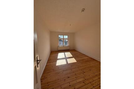 Helle 3-Zimmer-Wohnung mit Echtholzboden und Abstellkammer - Wittenberge