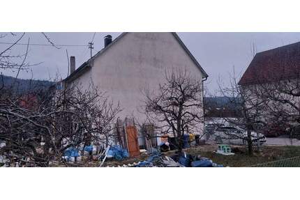 Teilweise renoviertes Haus mit großem Grundstück - Rietheim-Weilheim