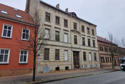 Haus zum Kaufen in Luckenwalde 310.000,00 € 711 m²