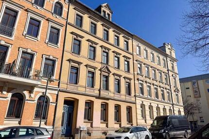 Helle, ruhige 4-Zimmer-Wohnung mit lichtdurchfluteten Wohnräumen und Einbauküche in Chemnitz