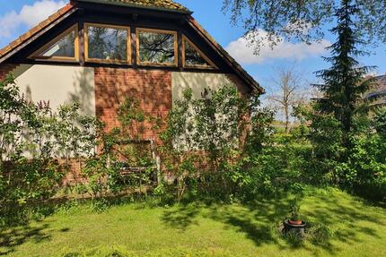 Romantische Doppelhaushälfte mit großem Nutzgarten - Stavenhagen