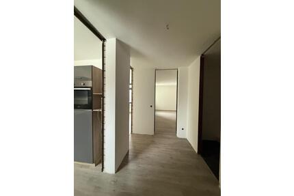 2 Zimmer Wohnung mit Balkon und EBK in Selb