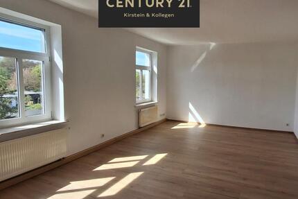 Helle 3-Zimmer-Dachgeschosswohnung mit großem Balkon - Gera Alt-Taubenpreskeln