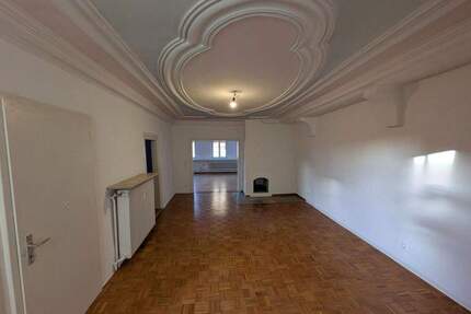 Großzügige Räume stilvolle Wohnung in Fachwerkhaus am Marktplatzauch als PraxisBüro geeignet - Schwäbisch Hall