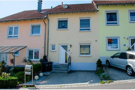 Miete Reihenmittelhaus - 1.350,00&nbsp;EUR Kaltmiete, ca.&nbsp; 131,00&nbsp;m&sup2; in Amberg (PLZ: 92224)