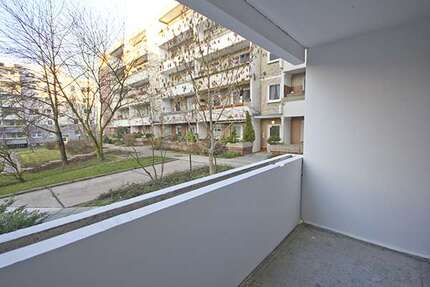 Wohnung zum Mieten in Halle (Saale) 197,00 € 33.9 m²