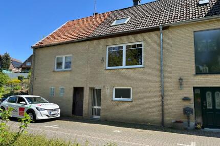 Gepflegtes 4-Zimmer-Reihenhaus in Alsdorf mit eigener Parzelle