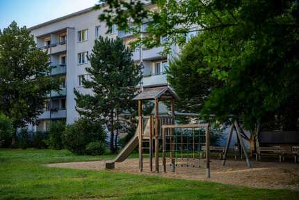 Wohnung zum Mieten in Halle (Saale) 300,00 € 48.82 m²