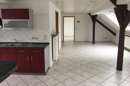 Große offene DG Wohnung zu vermieten - perfekt für ein Pärchen - Saarbrücken St. Arnual