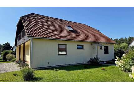 Haus zum Kaufen in Neupetershain 178.000,00 € 159 m²