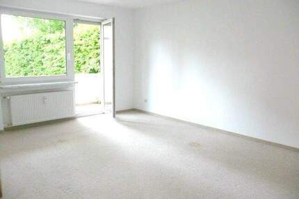 **Schöne helle geräumige 3-Zi-Whg mit großer Loggia** - Straubing