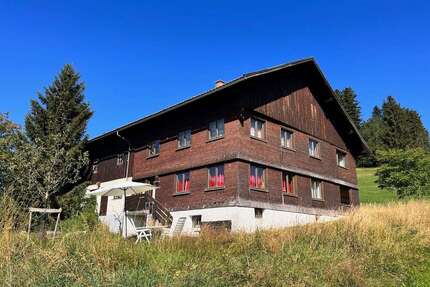 Haus zum Kaufen in Stiefenhofen 1.250.000,00 € 300 m²