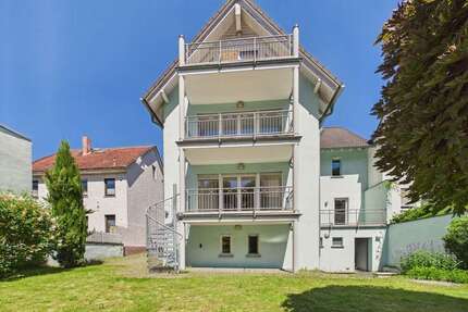 Haus zum Kaufen in Wiesbaden 698.000,00 € 290 m²