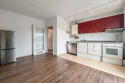 Investieren oder Selbstbezug: 2 Zi. Whg. mitten in Oberhausen inkl. extra Stellplatz - Augsburg