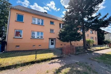 MFH mit 8Wohnungen +8 Garagen - 380.000,00&nbsp;EUR Kaufpreis, ca.&nbsp; 473,00&nbsp;m&sup2; in Zerbst (Anhalt) (PLZ: 39264) Leps