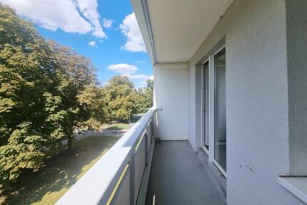 Familienwohnung mit praktischem Abstellraum und Balkon! 