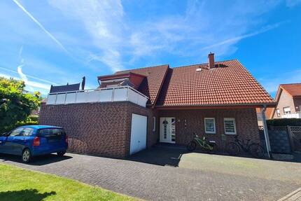 Ahlener-Westen, ein modernes Zweifamilienhaus mit zwei 4-Zimmerwohnungen, ein Einzelerwerb ist möglich.