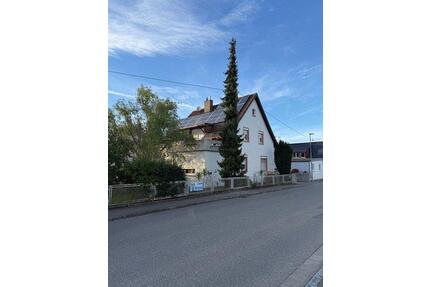 Provisionsfrei – Charakterhaus mit Scheune & großem Grundstück - Neuenburg am Rhein