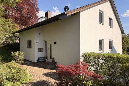 Haus zum Mieten in Lörrach 2.950,00 € 195 m²