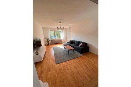 3,5 Zimmer Wohnung zum 01.05., Balkon & Loggia, Einbauküche - Hildesheim