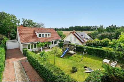 Haus zum Kaufen in Düsseldorf 1.288.000,00 € 180 m²