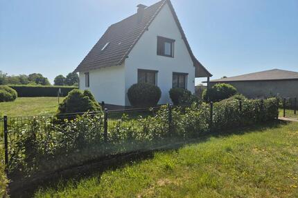 Einfamilienhaus mit großem Grundstück in Blumenow - Fürstenberg/Havel