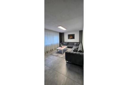 PROVISION FREIE WOHNUNG 4,5 + 1 BÜRORAUM - Wernau (Neckar)