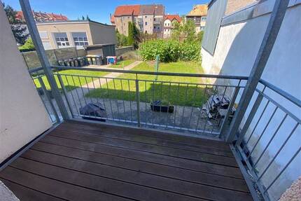 Pegau* tolle 1 Zimmer-Wohnung *Balkon*offene Küche* EBK* Tageslichtbad* Balkon hofseitig