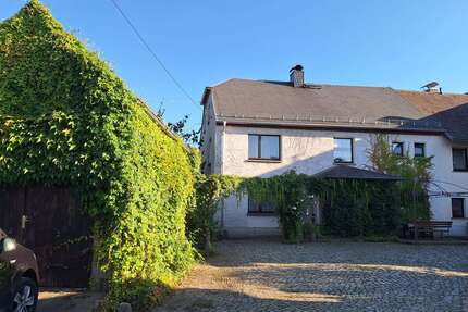 Haus zum Kaufen in Haselbachtal 59.000,00 € 170 m²