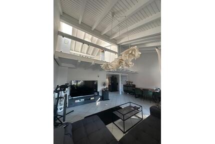 Lichtdurchflutete Maisonette mit Galerie, zwei Balkone und TG - Klingenmünster
